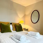 The Old Locksmith Cottage, 3 - Bed, Sleeps 6, Pets Welcome * ألفرستون