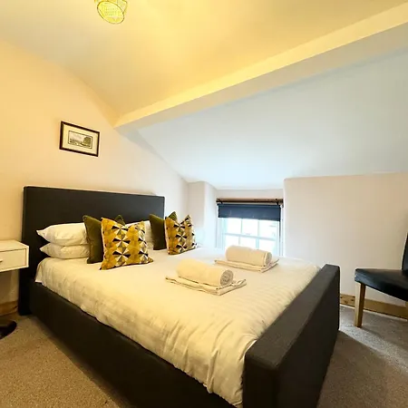 The Old Locksmith Cottage, 3 - Bed, Sleeps 6, Pets Welcome *