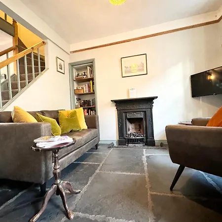 Holiday home The Old Locksmith Cottage, 3 - Bed, Sleeps 6, Pets Welcome Ulverston