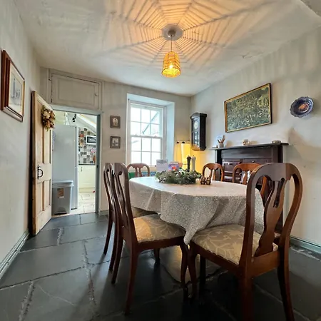 Holiday home The Old Locksmith Cottage, 3 - Bed, Sleeps 6, Pets Welcome *
