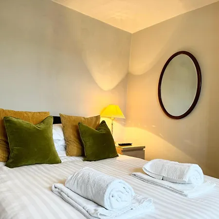 The Old Locksmith Cottage, 3 - Bed, Sleeps 6, Pets Welcome * ウルバーストン