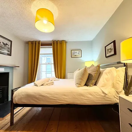 The Old Locksmith Cottage, 3 - Bed, Sleeps 6, Pets Welcome *